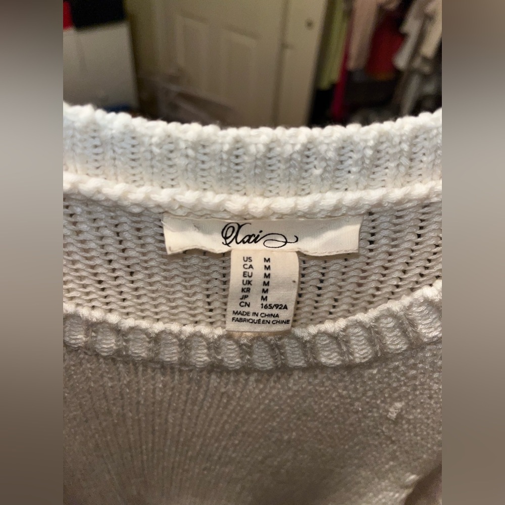 Xai Women’s Medium White Sweater- *NEVER WORN* - Picture 4 of 8